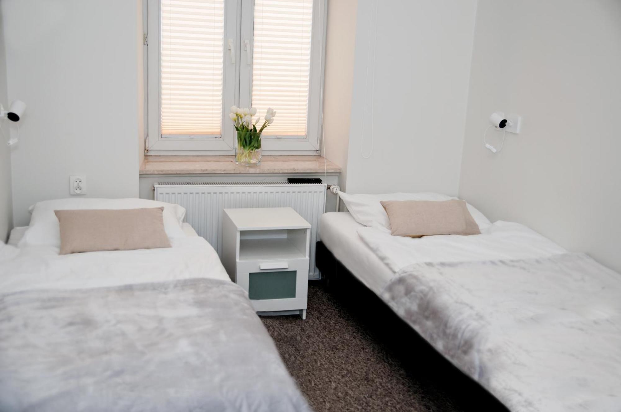 Rodmos Hostel Люблин Экстерьер фото